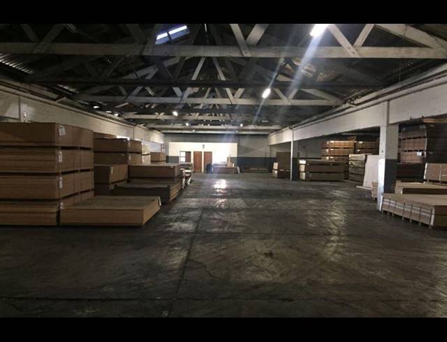 1,563M² WAREHOUSE TO LET IN EPPING INDUSTRIAL